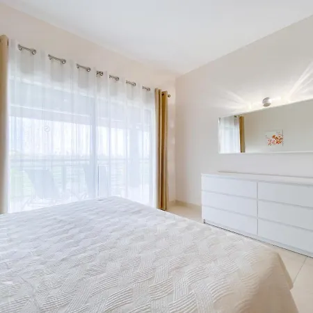 Spacious Modern With Swimming Pool #1905 Apartmán *