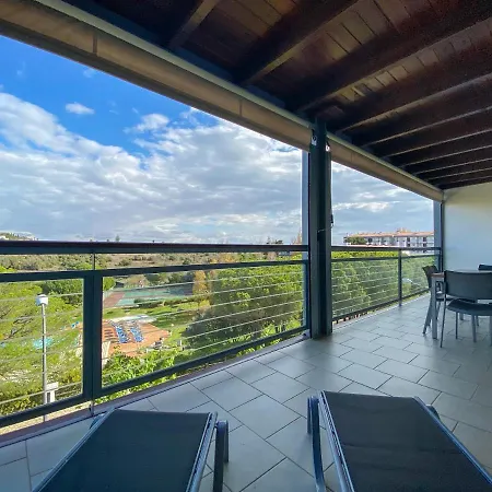 Spacious Modern With Swimming Pool #1905 Apartmán