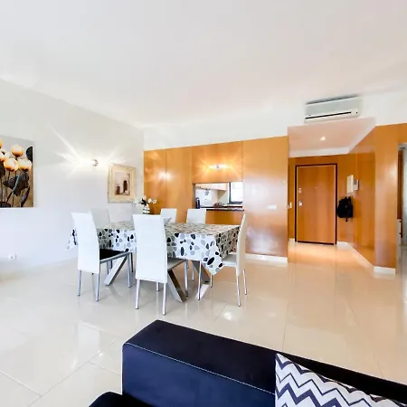 Spacious Modern With Swimming Pool #1905 *