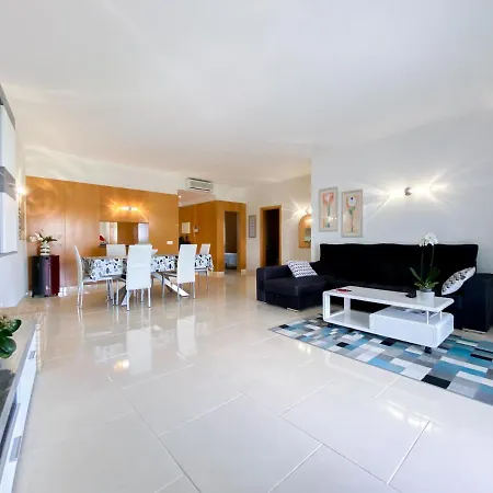 Spacious Modern With Swimming Pool #1905 Lejlighed