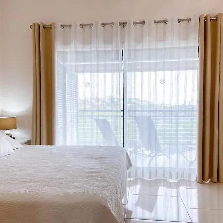 Spacious Modern With Swimming Pool #1905 Apartmán *
