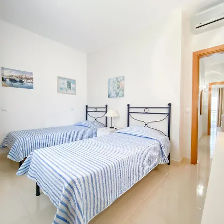 Spacious Modern With Swimming Pool #1905 Lagos
