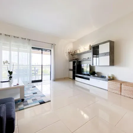 Spacious Modern With Swimming Pool #1905