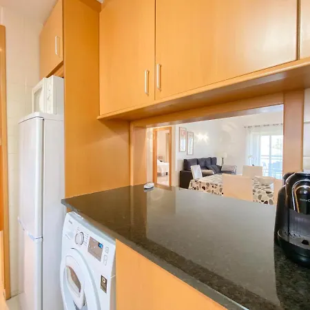 Spacious Modern With Swimming Pool #1905 * لاغوس